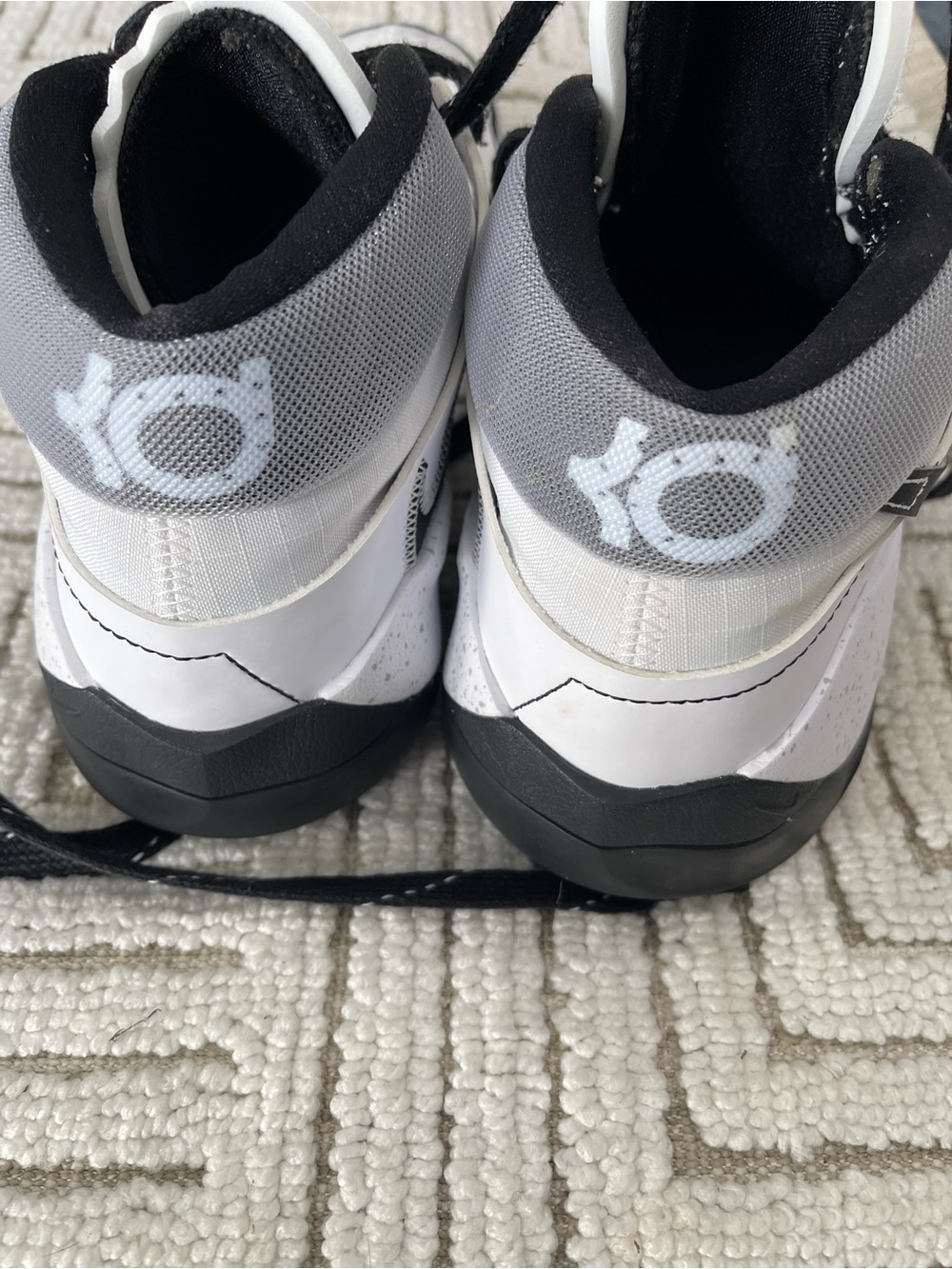 Men’s Basketball Shoes - White and Gray